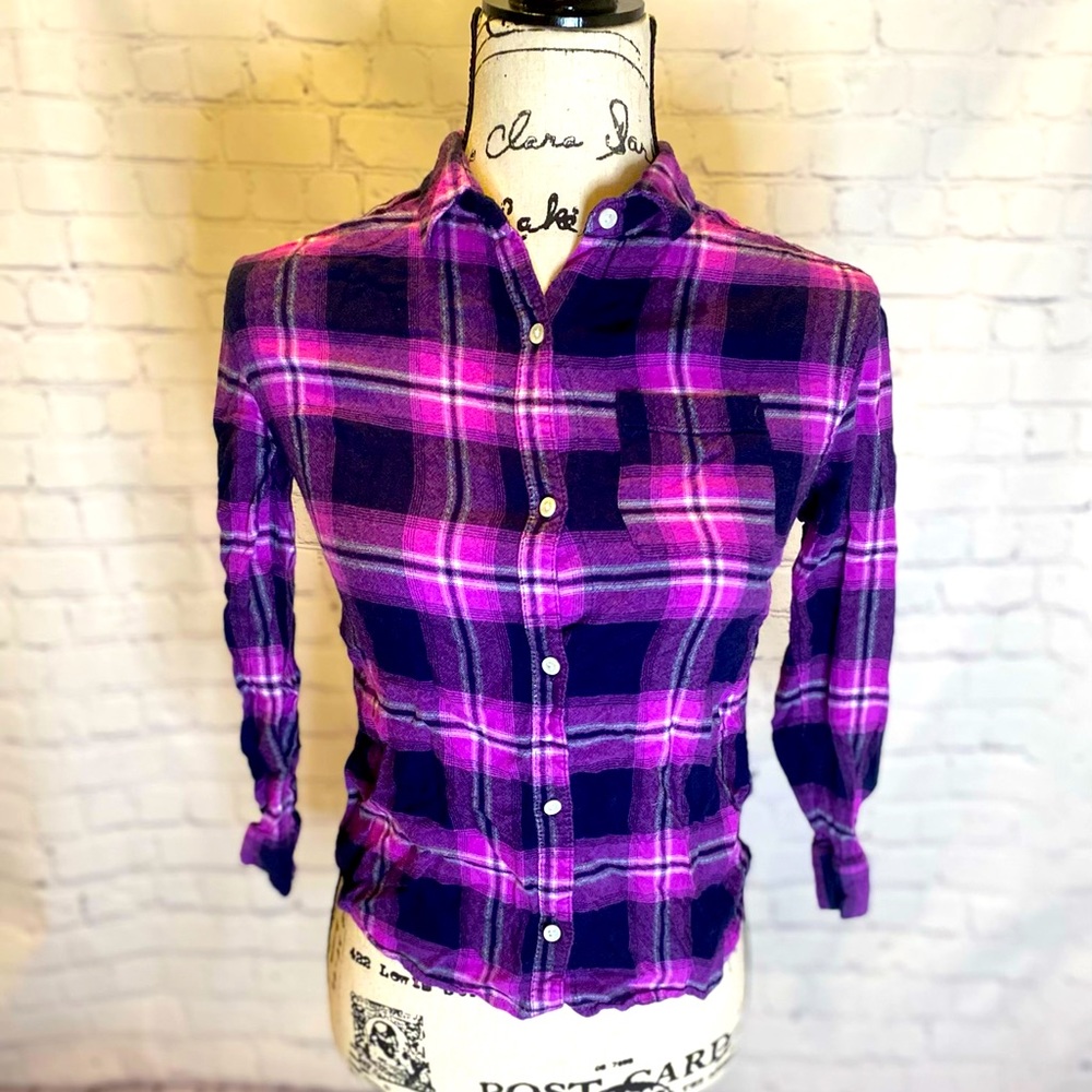 Plaid button up flannel shirt